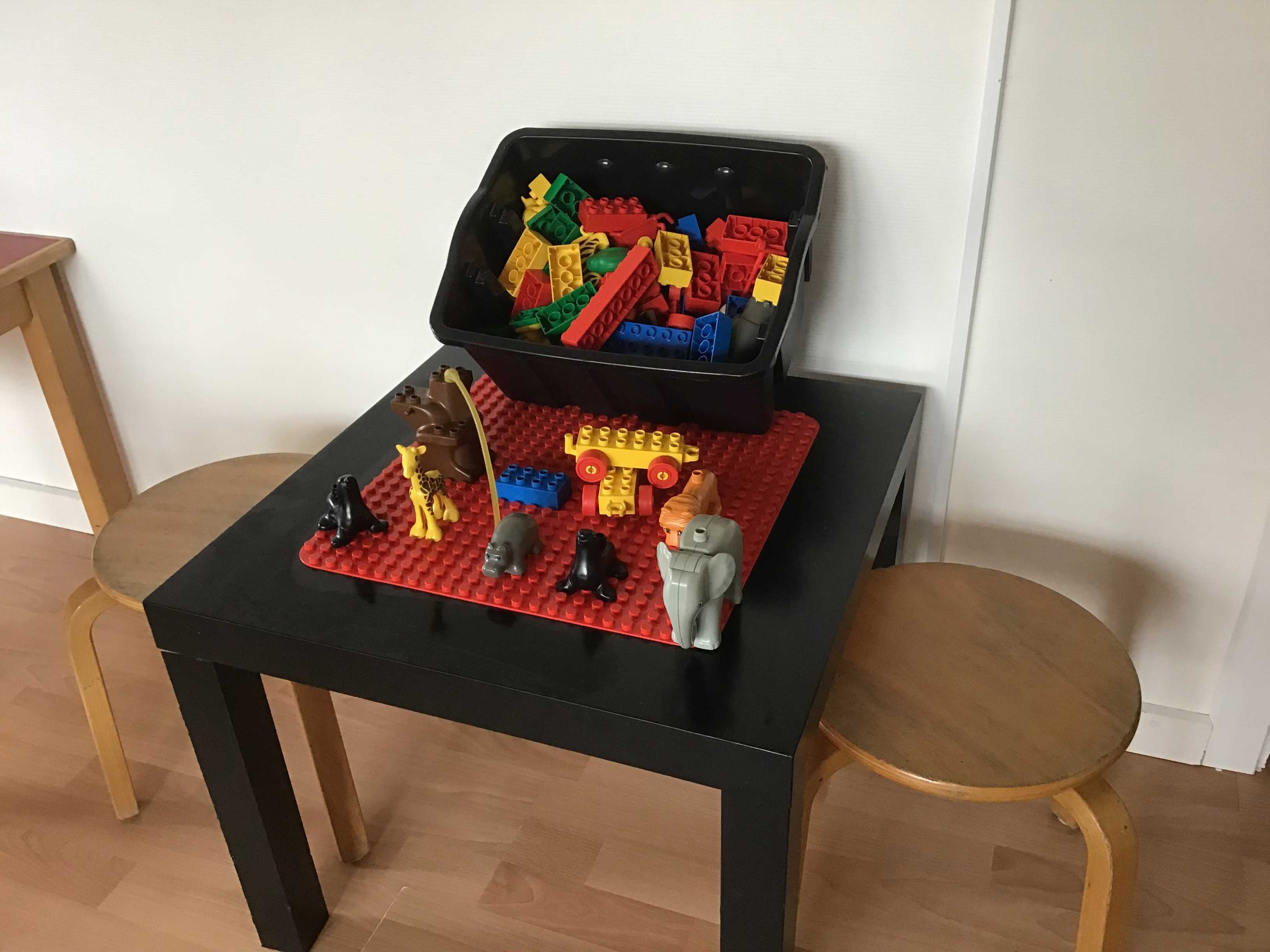 Legoklodser på bord